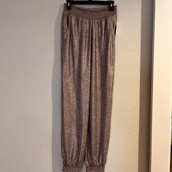 Anthropology shimmery pink joggers - Picture 4 of 4